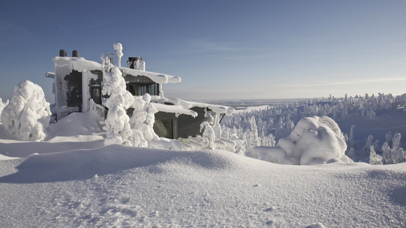Illustration for article titled Bentley's Arctic Driving School Is The Ultimate Rich Dude Vacation